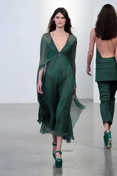 Look 13
